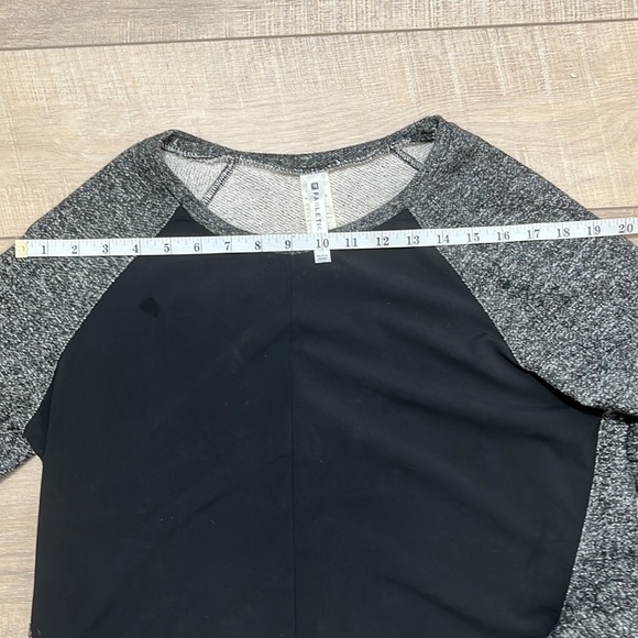 Fabletics Long Sleeve Sweatshirt Multi Texture Tie Front Black & Gray SZ M - Picture 9 of 12